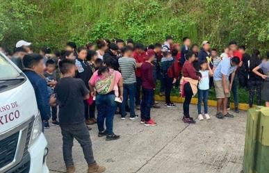 Detienen a pollero que llevaba a 126 migrantes en autobús turístico en Veracruz