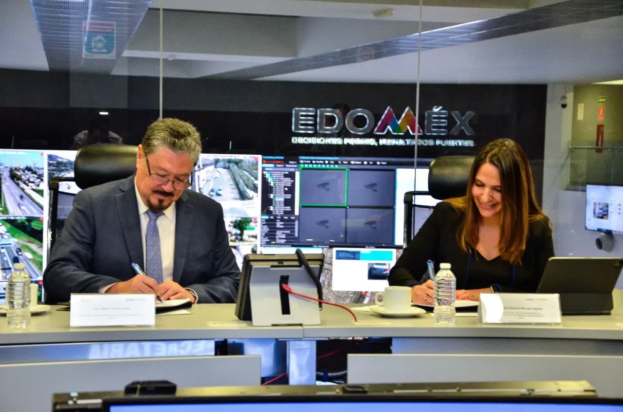 Firma de convenio de colaboración entre SS Edoméx y Walmart México. Crédito: @SS_Edomex.