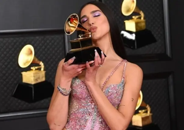 Demandan a Dua Lipa por plagio en su éxito Levitating