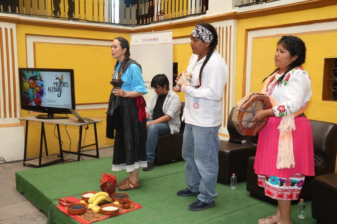 Grupo de teatro Mujeres Alebrije y UEUE teatro en el Museo Casa Toluca 1920.