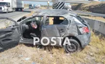 Volcadura deja una mujer grave en el Anillo Periférico de Apodaca