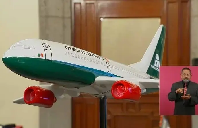 El general Luis Cresencio Sandoval, secretario de la Defensa Nacional, informó que la nueva Mexicana volará desde el Aeropuerto Internacional Felipe Ángeles. Foto: YouTube Gobierno de México.