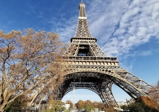 Evacuan Torre Eiffel tras una amenaza de bomba