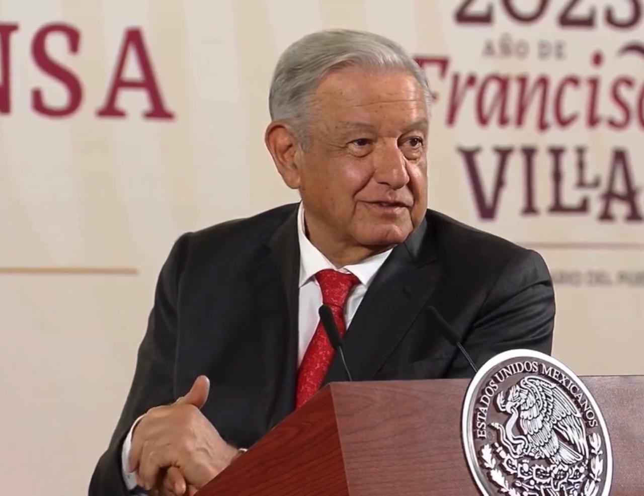 Critica AMLO a gobernadora de Chihuahua por frenar entrega de Libros de texto