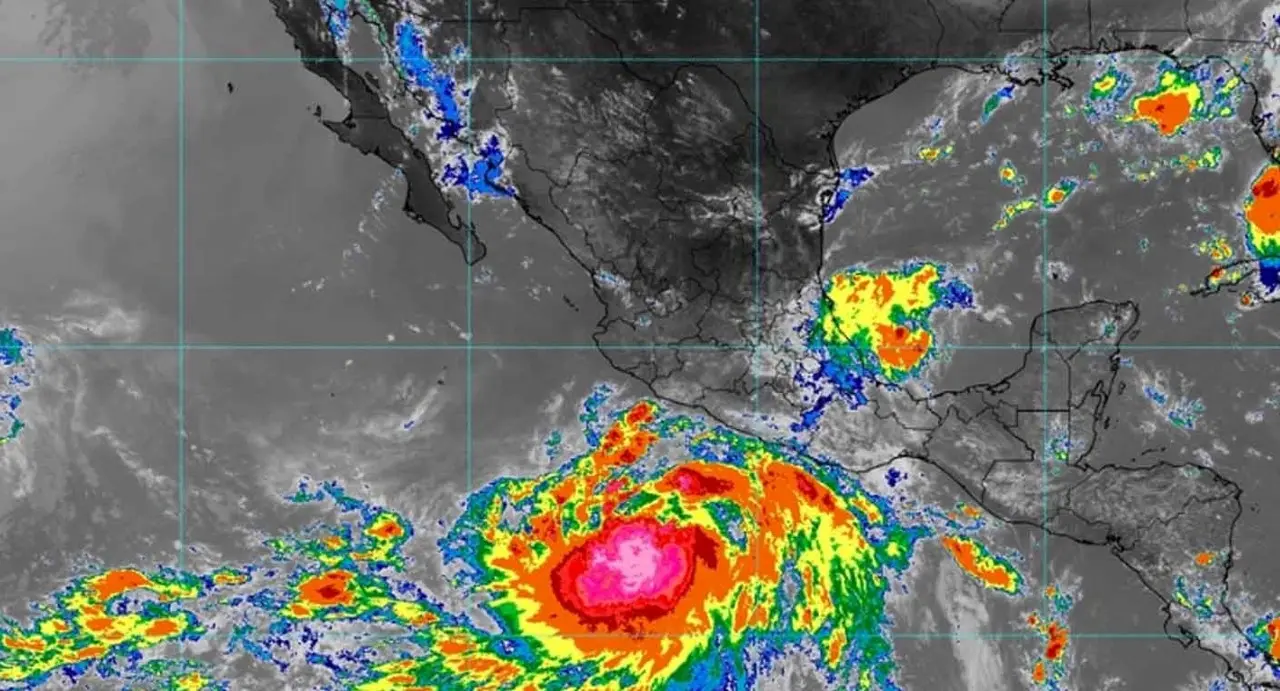 La Comisión Nacional del Agua (Conagua), señaló que el fenómeno ocasionará viento con rachas de 70 a 90 km/h y oleaje de 2 a 4 metros de altura en el litoral de Colima, Guerrero, Michoacán y Oaxaca. Foto: Conagua.