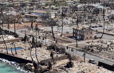 Sube a 106 la cifra de muertos por incendios en Hawái