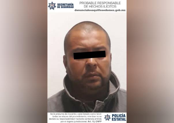 ¡Te voy a matar! Amenaza con pistola hombre a mujer en Toluca, tras golpearla