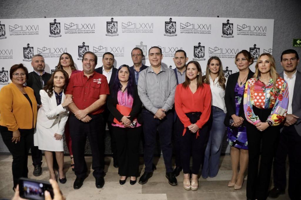 Heriberto Treviño, indicó que la agenda se conformó con propuestas de los 14 integrantes de la bancada, al tiempo que aclaró que sólo es una base, sobre la cual se sumarán otros temas. Foto: Armando Galicia.