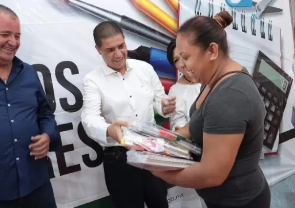 Entrega Francisco Treviño 20 mil paquetes escolares en Juárez