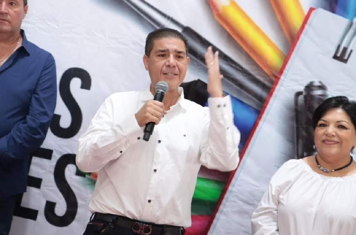 Entrega Francisco Treviño 20 mil paquetes escolares en Juárez