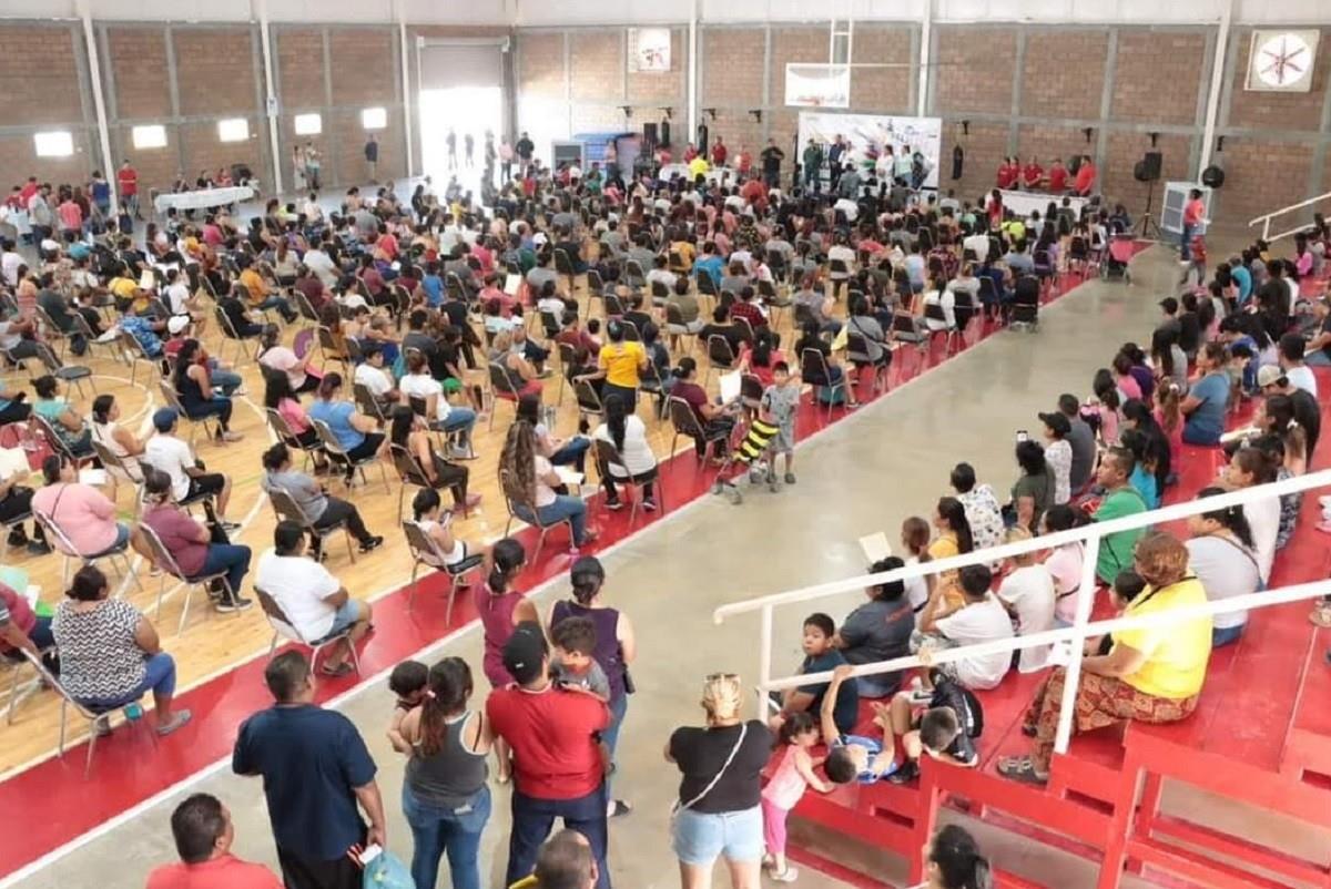Entrega Francisco Treviño 20 mil paquetes escolares en Juárez