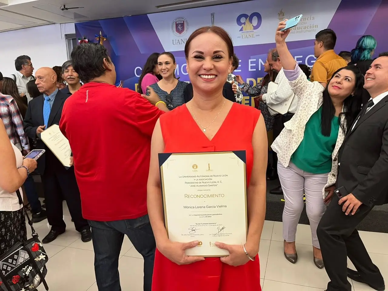 Premio Estatal de Periodismo destaca carrera de Mónica García de POSTA