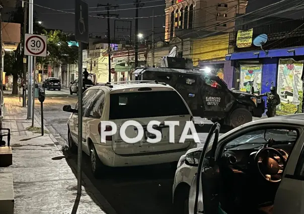 Detienen a tres hombres tras cateo en el Centro de Monterrey