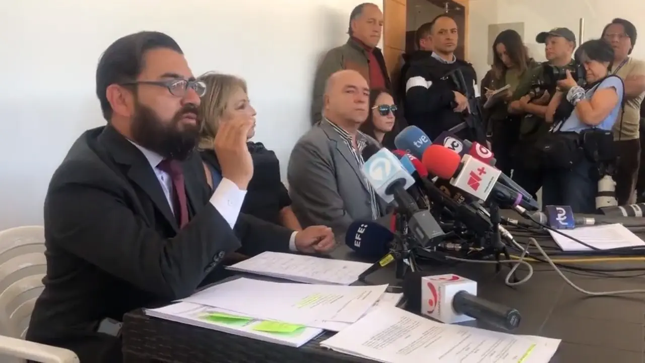 El ministro del Interior Juan Zapata informó en conferencia de prensa que la policía detuvo a cuatro presuntos autores de la muerte de Intriago —tres ecuatorianos y un dominicano— Foto: Captura de pantalla