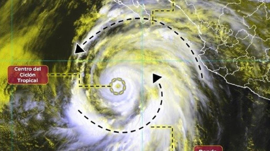 Hillary ya es huracán categoría 4; cierran puertos en el Pacífico mexicano