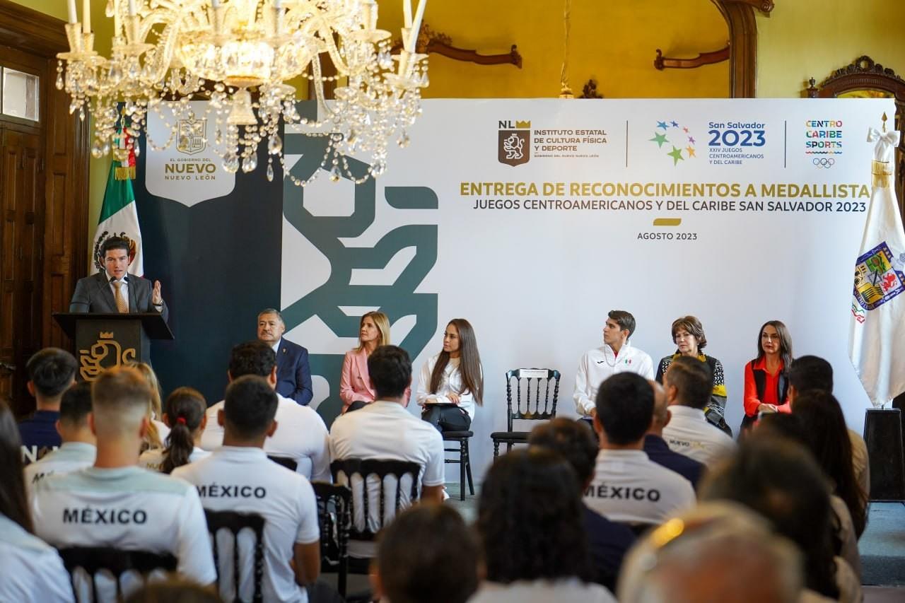 Durante su mensaje el mandatario estatal dijo que tienen proyectos como la creación de distritos deportivos. Foto: Facebook/ Samuel García