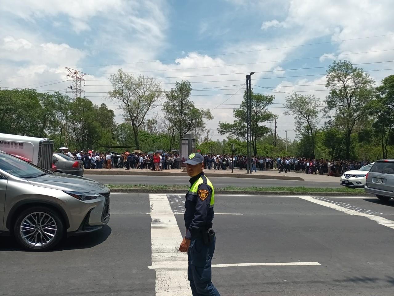 Desalojan oficinas de la SHCP tras amenaza de bomba. Foto: Ramón Ramírez