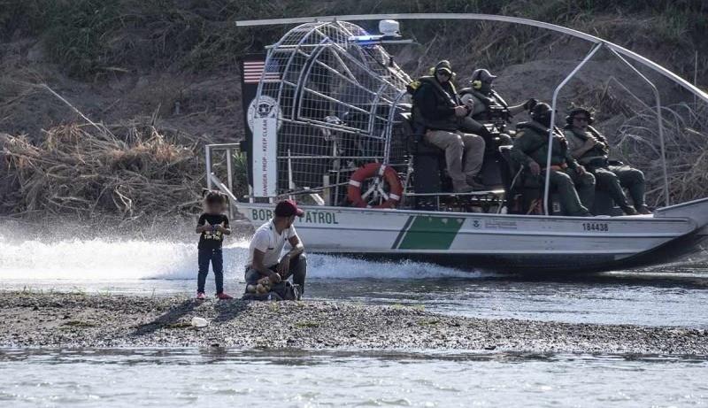 Al verificar que se encontraban bien de salud las dos personas, el personal los trasladó a un albergue de la ciudad para que les proporcionarán asistencia, cobijo y alimentos calientes. Foto: Especial.