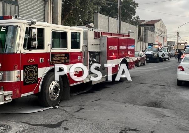 Consume incendio bodega de plástico en Guadalupe