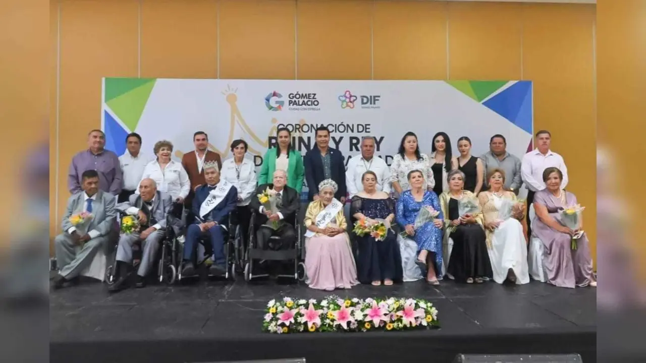 Coronan a Rey y Reina del adulto mayor en Gómez Palacio