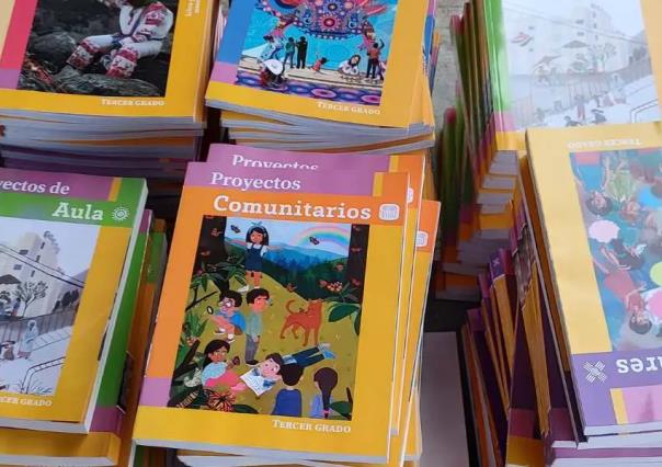 Ordenan detener distribución de nuevos libros de texto en Edoméx