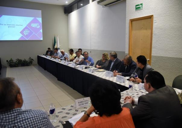 SEED se reúne con empresarios de Coparmex, expone proyecto educativo