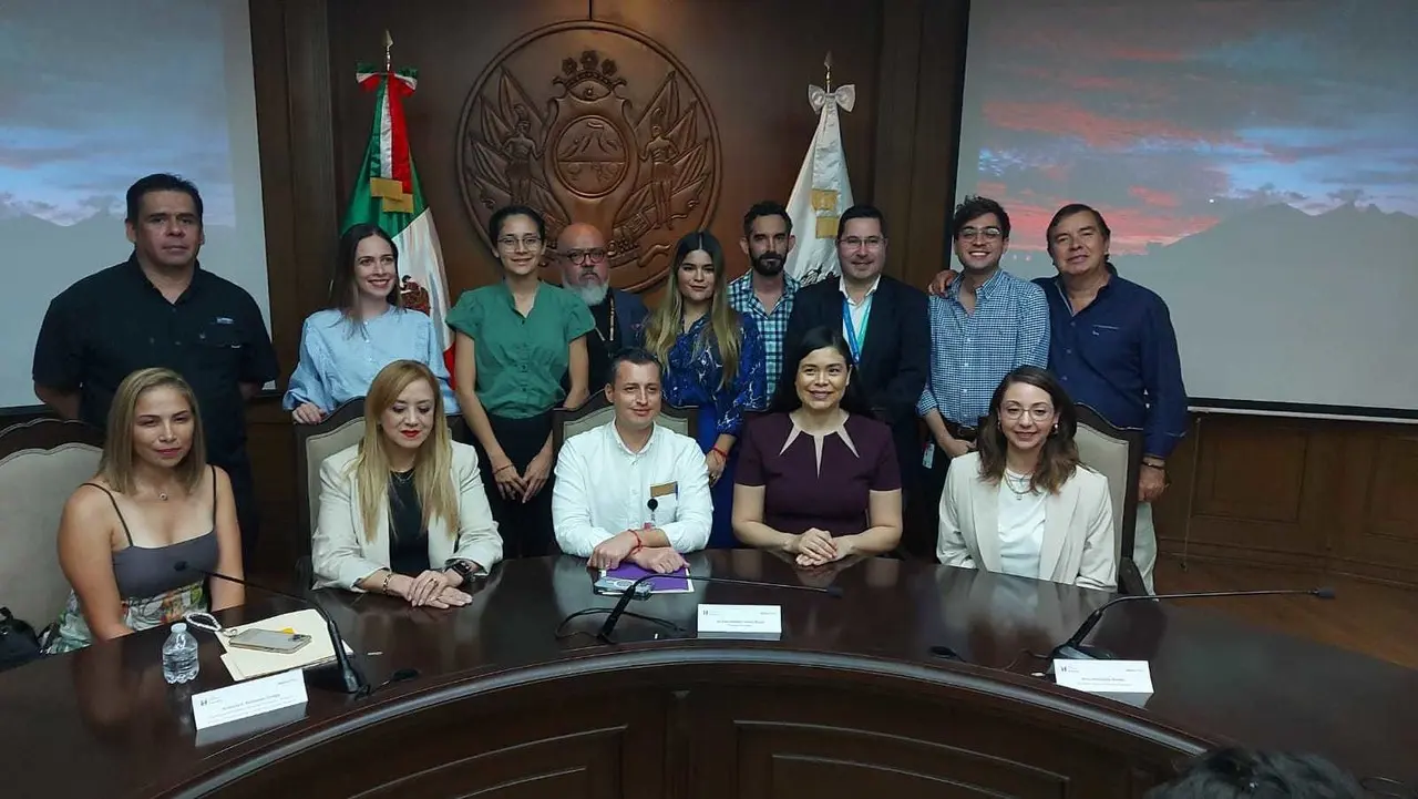 Luis Donaldo Colosio Riojas toma protesta del Sistema Municipal de Prevención de la Violencia contra las Mujeres en Monterrey