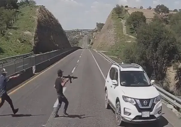 Captan despojo de camioneta en autopista de San Juan de los Lagos en Jalisco