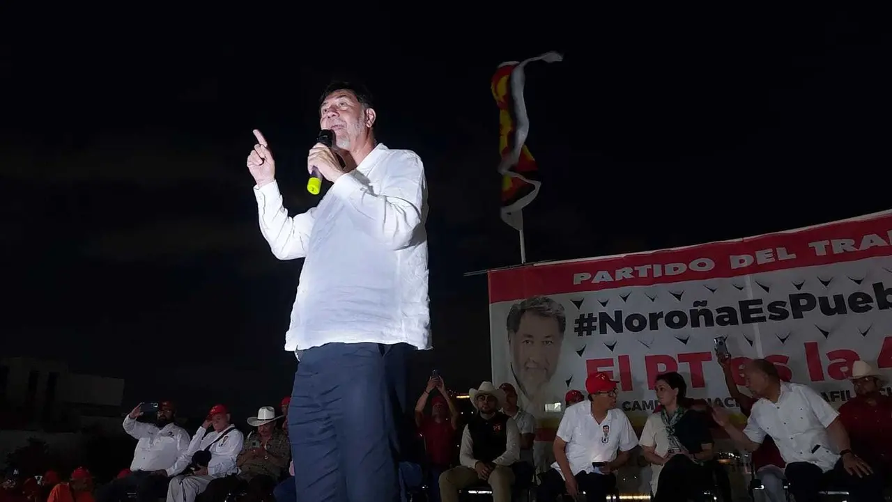 Encabeza Noroña Asamblea Popular en Macroplaza de Monterrey