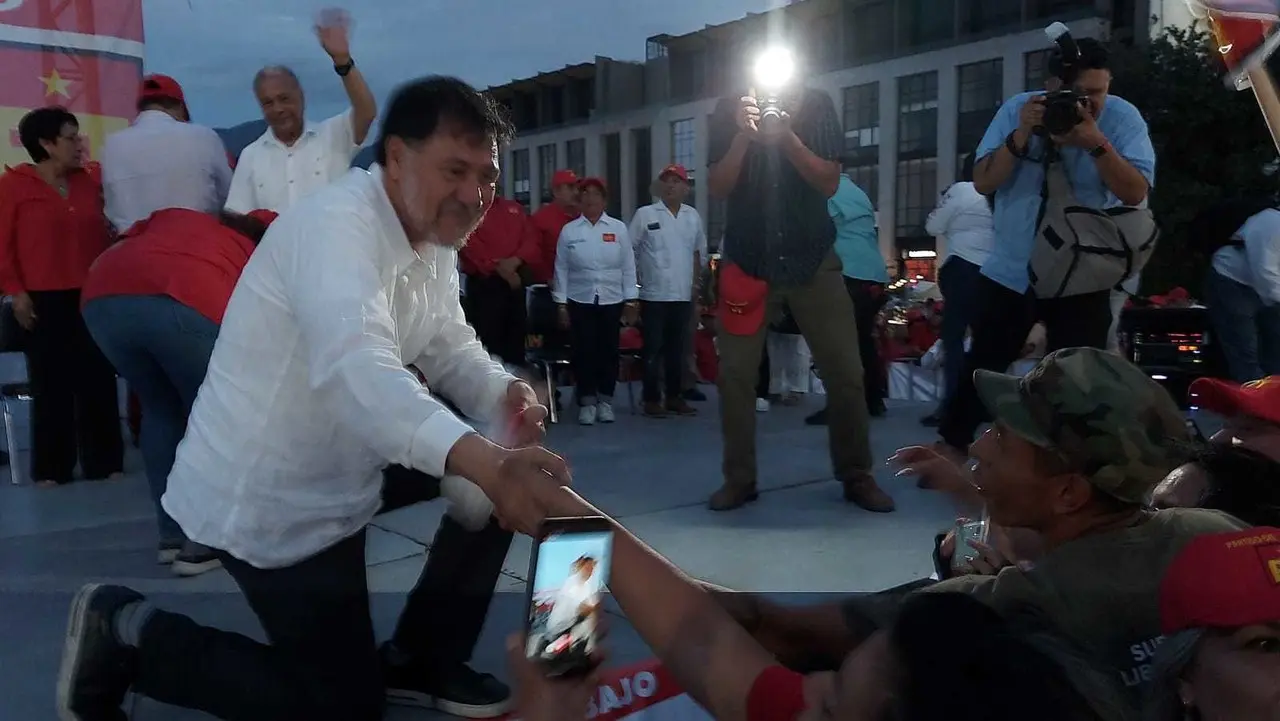 Encabeza Noroña Asamblea Popular en Macroplaza de Monterrey