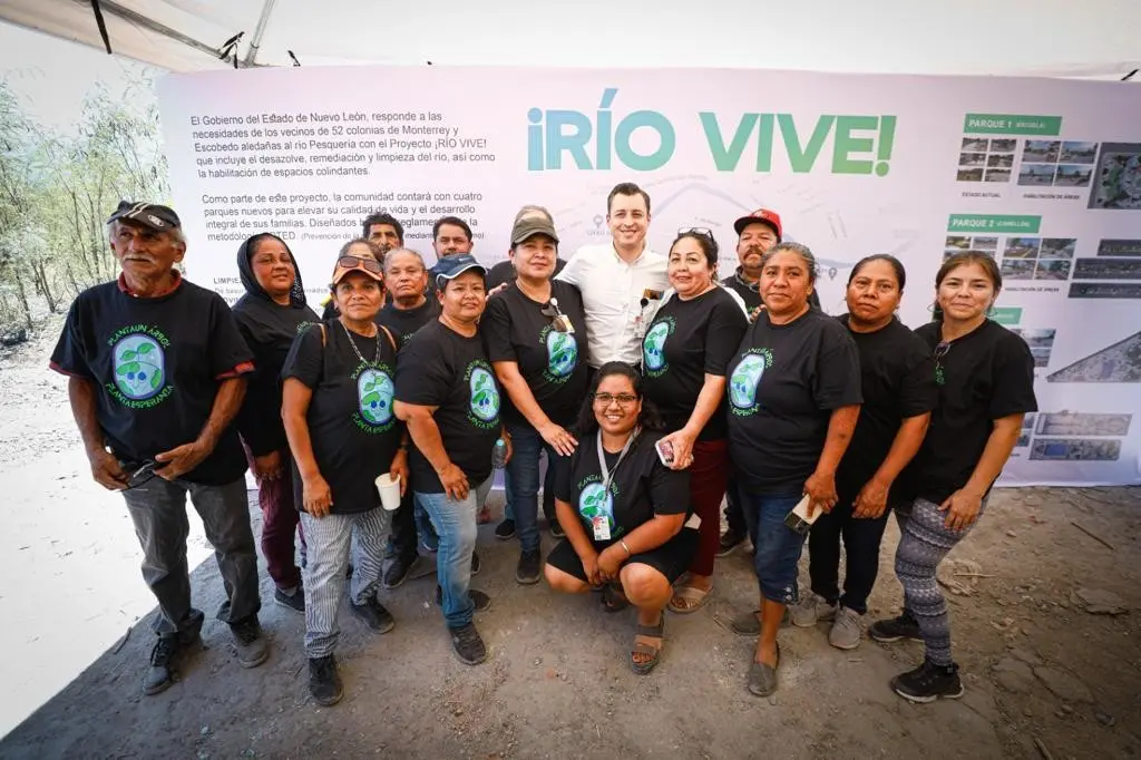 Luis Colosio Riojas, señaló a los vecinos que también se apoyará a los vecinos que será reubicados por el gobierno del Estado. Foto: Cortesía