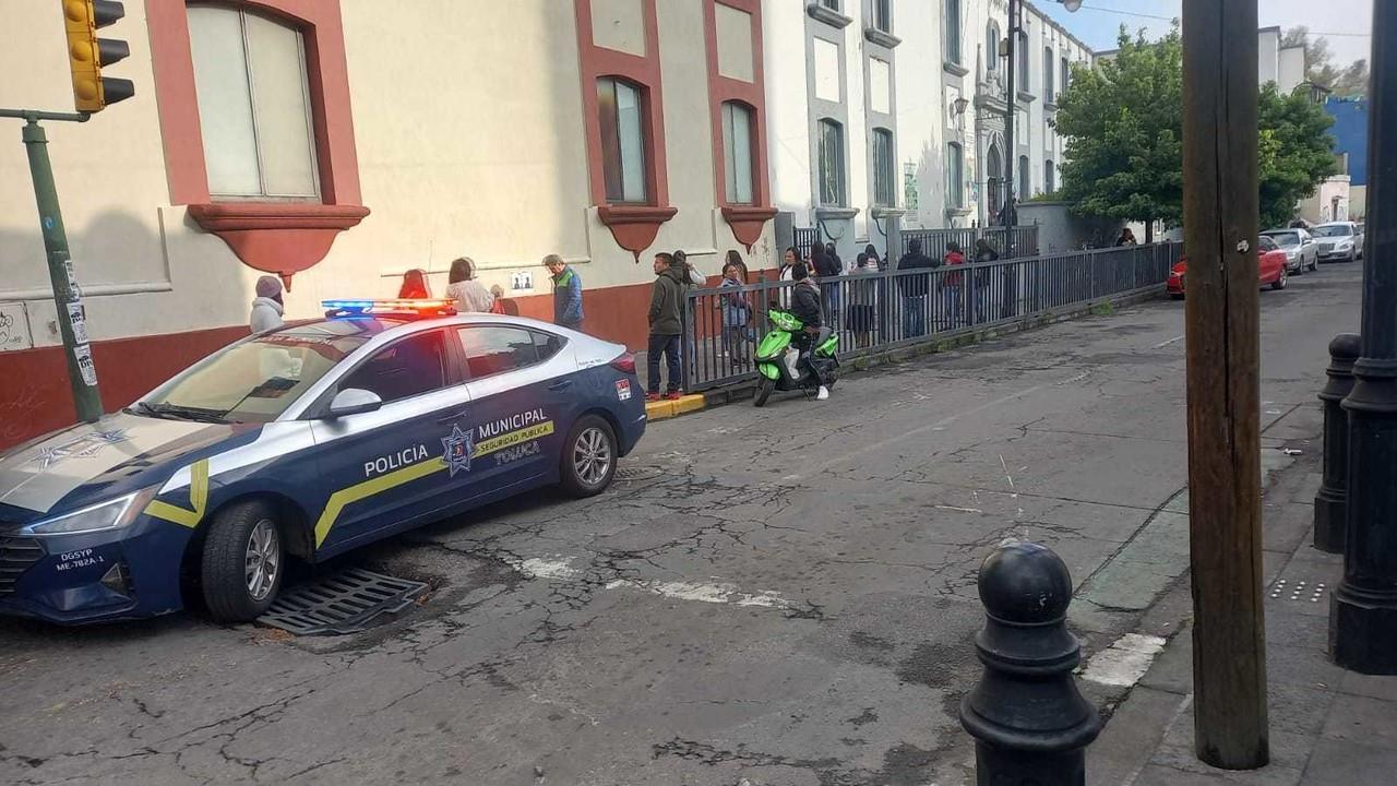 Operativo de seguridad y vialidad en Toluca por regreso a clases.