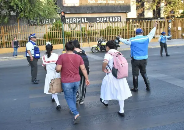 Implementa Monterrey operativo viales en zonas escolares