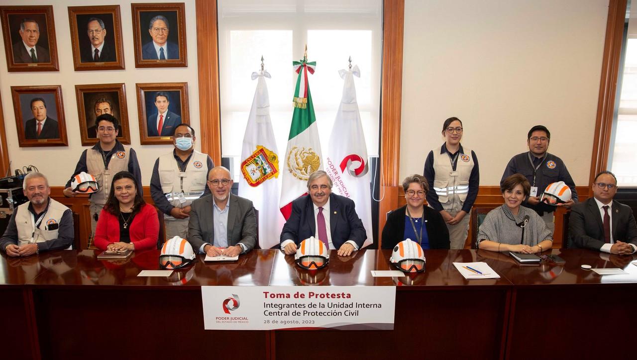 Toma de protesta de los integrantes de la Unidad Interna Central de Protección Civil del Poder Judicial del Estado de México. Crédito: PJEM.