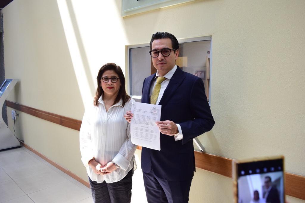 Eduardo Gaona, indicó que esta propuesta se presenta con base al Artículo 52 del Poder Legislativo de Nuevo León. Foto: Armando Galicia.