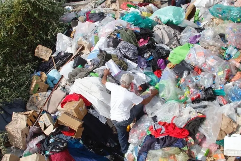 Fueron retiradas 100 toneladas de basura en un domicilio del municipio de Ecatepec. Foto: Especial.