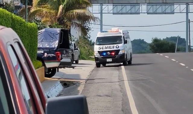 Según testigos, se escucharon disparos al interior de las instalaciones, por lo que al indagar encontrar a la pareja con heridas de arma de fuego dentro de la habitación. Foto: Especial.