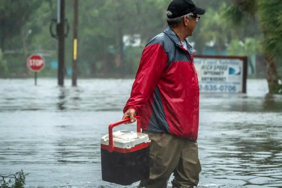 El gobernador de Florida, Ron DeSantis, repitió a la población a “mantenerse seguros así como no poner su vida en riesgo”. Foto: El Tiempo Latino.