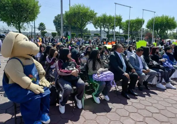 Capacitan a estudiantes de Atizapán sobre derechos humanos