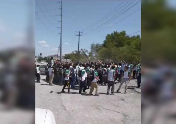 Estudiantes del CONALEP protagonizan riña campal en Guadalupe