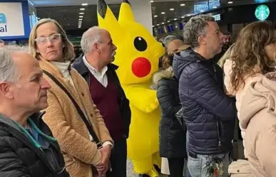 Echan a Pikachu de aeropuerto; estropean sorpresa a mujer