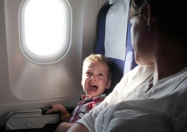 ¡Silencio! Aerolínea lanza zonas libres de ruido para evitar menores en vuelo