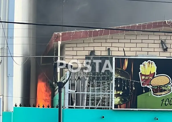 Incendio arrasa con una bodega de  metales en San Nicolás de los Garza