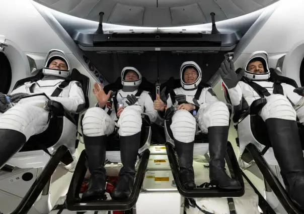 Cuatro astronautas regresan a la Tierra en una cápsula de SpaceX