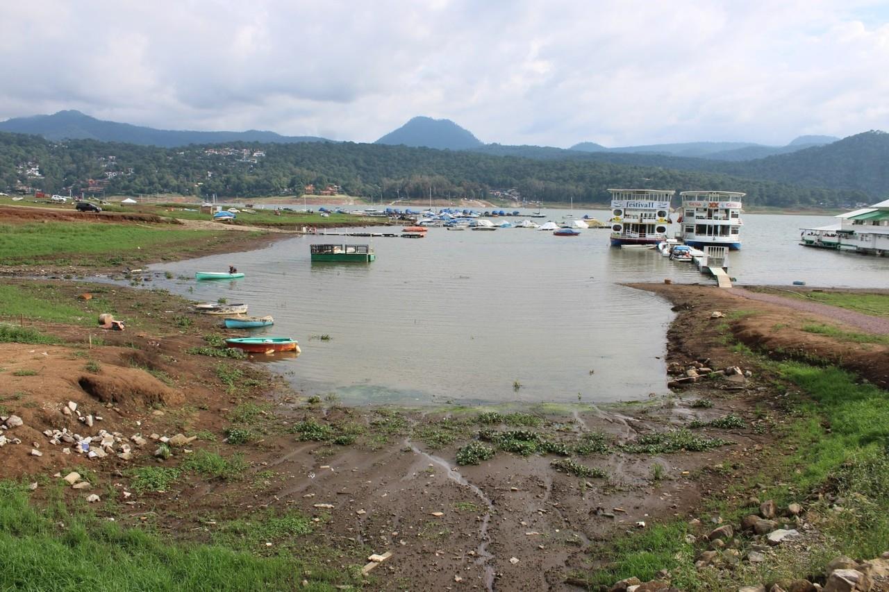 La CONAGUA inició el trasvase de agua a la presa Miguel Alemán en Valle de Bravo de la de El Bosque en Michoacán para mejorar el nivel de almacenamiento. Foto: Cortesía