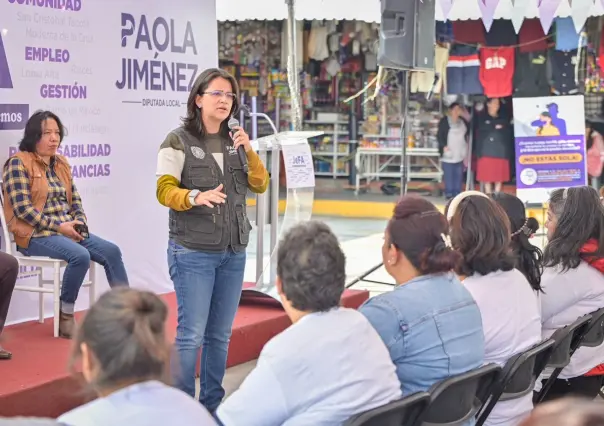 Entrega Paola Jiménez tarjetas de descuentos en Toluca y Zinacantepec