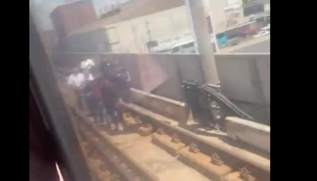 Los videos fueron compartidos a Posta por usuarios que en ese momento viajaban en el metro. Foto: Especial.