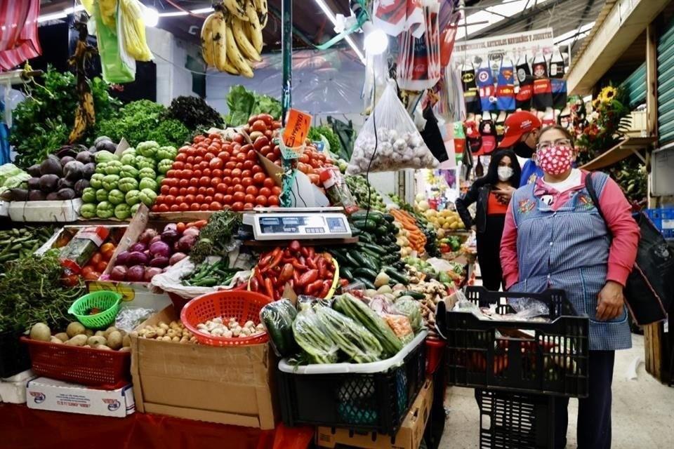 El Inegi detalló que el índice de precios subyacente aumentó 0.27 ménguale y 6.08% anual. Dentro de éste los precios de las mercancías incrementaron 0.24% y los de los servicios un 0.31 por ciento. Foto: El Economista.