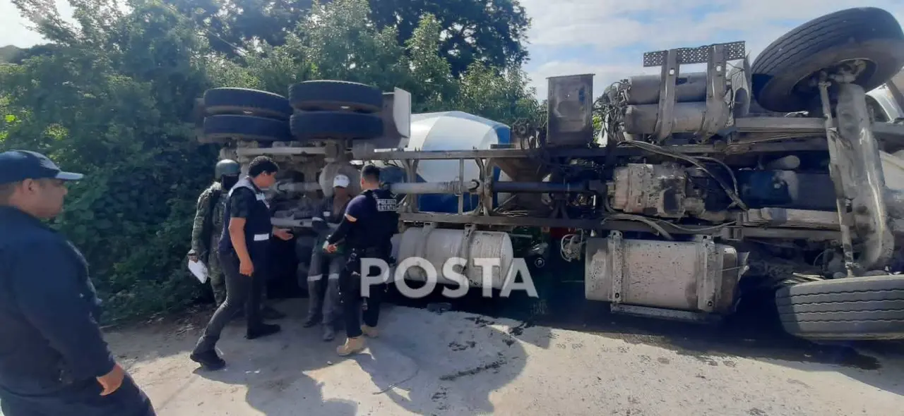 Vos hombres resultaron con lesiones tras chocar en ocurrido en Tamazula. Foto: Especial.