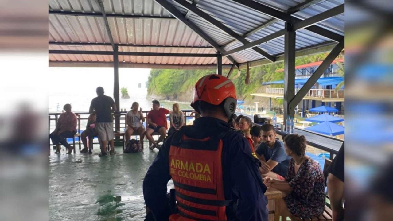 Los pasajeros dieron a conocer la desaparición de un hombre, al parecer tripulante de esta embarcación. Foto: Especial/ Armada de Colombia